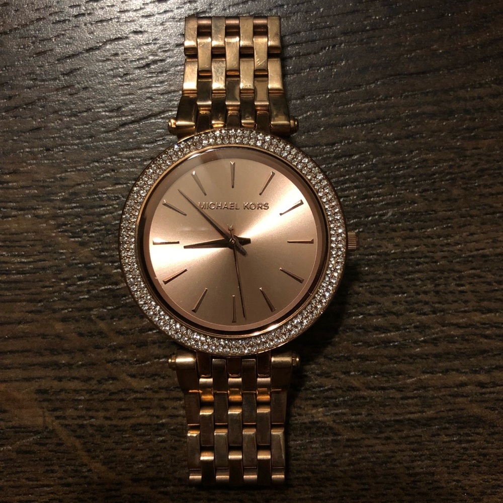 Rose gold Michael Kors watch - Picture 2 of 7